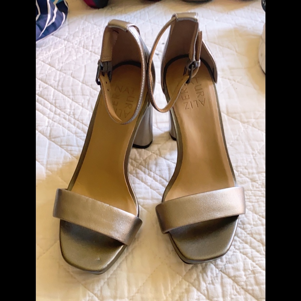 METALLIC HEELS NATURALIZER LEATHER